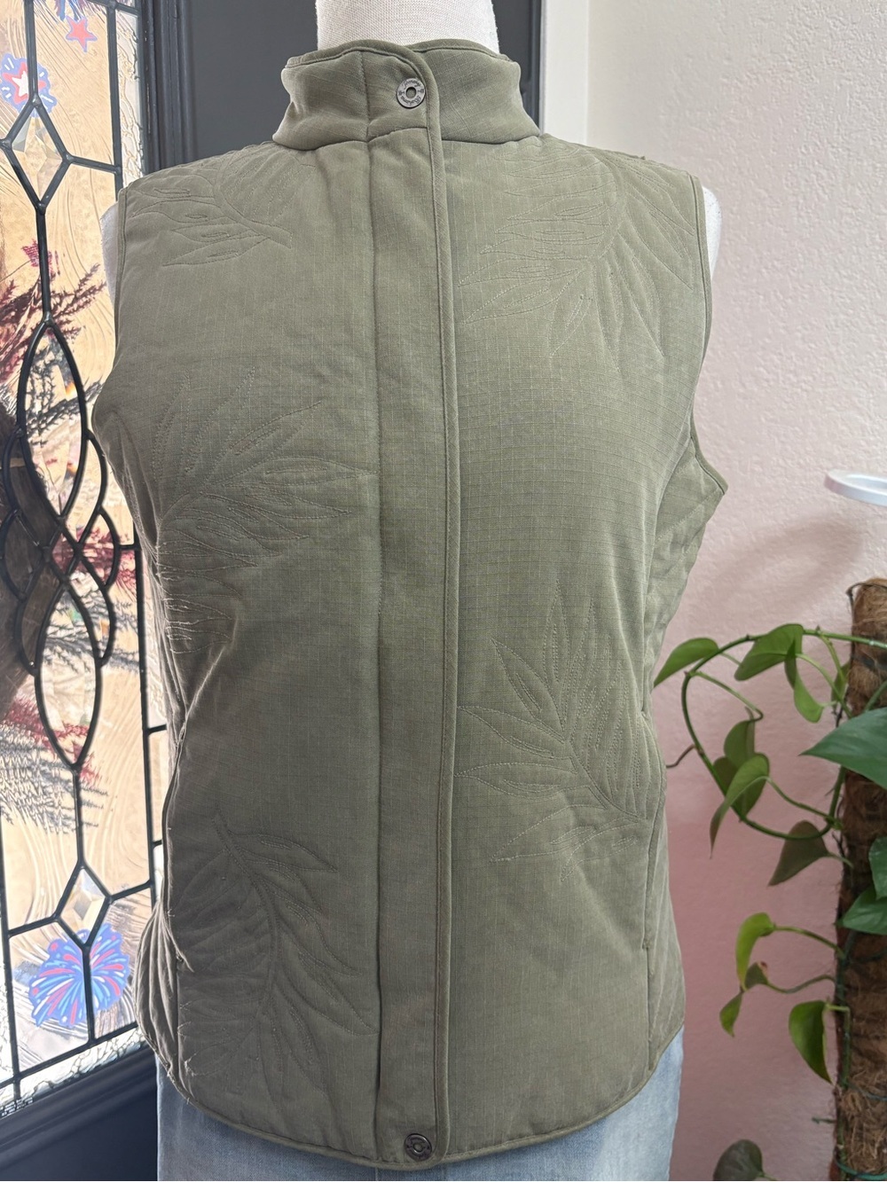 Tommy Bahama Silk Olive Green Quilted Zipper Snap Button Vest - Picture 2 of 11